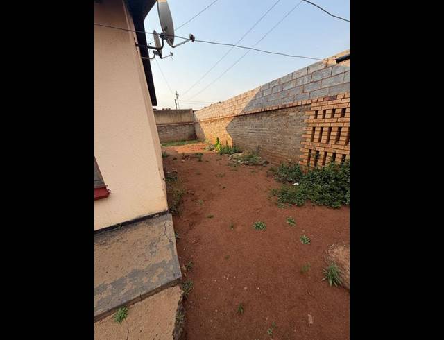 3 BEDROOM HOUSE FOR SALE IN PROTEA GLEN EXT